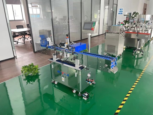 Máy dán nhãn nhãn dán tự động cho son dưỡng môi